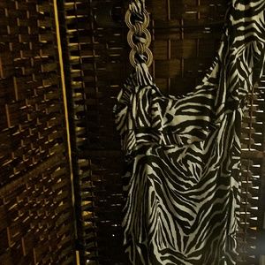 BLACK AND WHITE blouse